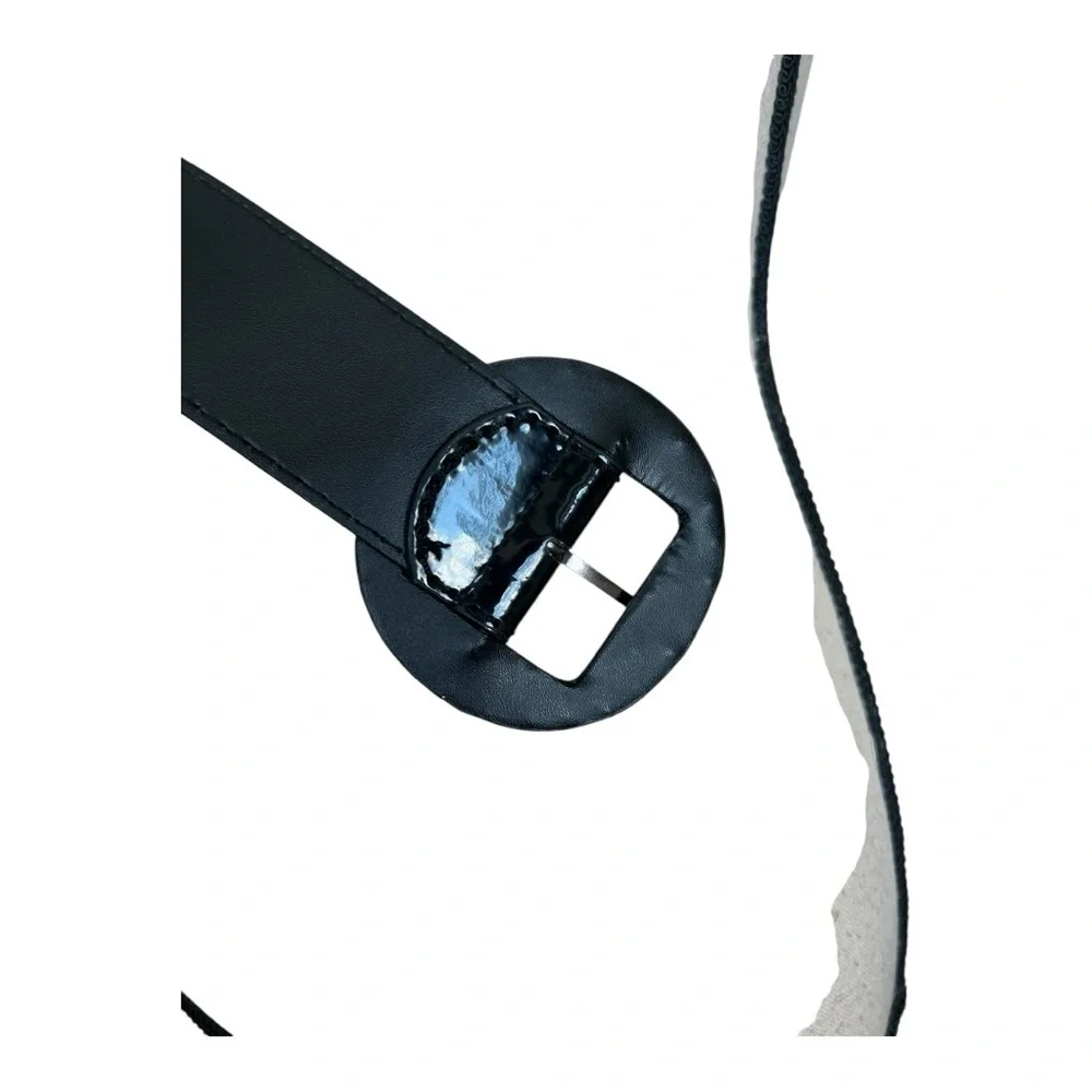 American Vintage Black Belt with Circular Buckle and Leather Finish
